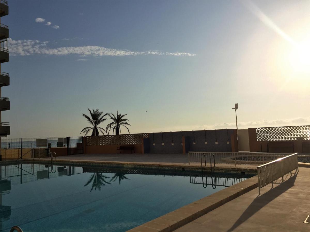 Beachfront Apartment With A Terrace Mareny Barraquetas Kültér fotó